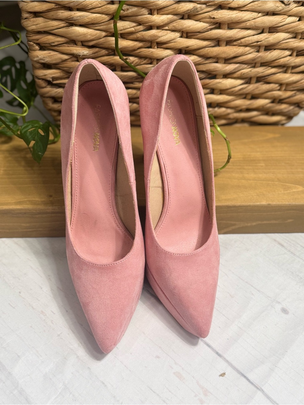 Fashion Nova Pink Faux Suede Pointed Toe Heels – Size 11
